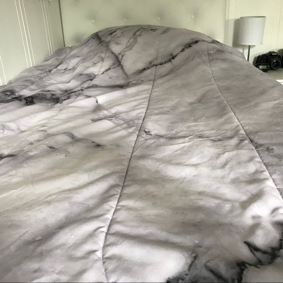 Comforter - Picture 1 of 1